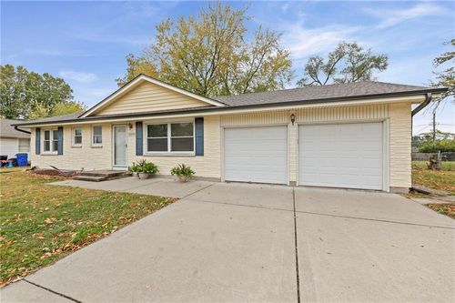 1608 Ne 75th Ter, Gladstone, MO, 64118-2231 | Card Image