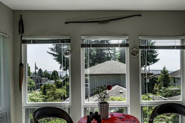 1071 Stevens Street, House other with 3 bedrooms, 2 bathrooms and 5 parking in White Rock BC | Image 12