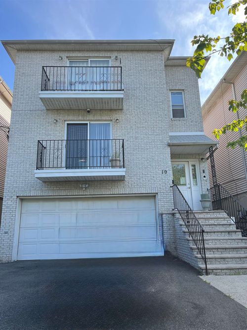 19 Halleck St, Newark, NJ, 07104-5743 | Card Image
