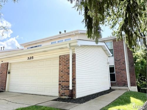 325 Fox Village Ct, Ballwin, MO, 63021-6119 | Card Image