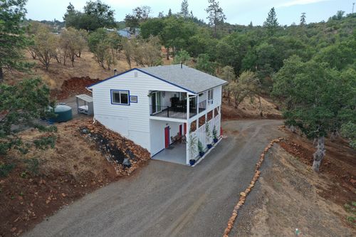 739 W Rolling Hills Dr, Eagle Point, OR, 97524-4419 | Card Image