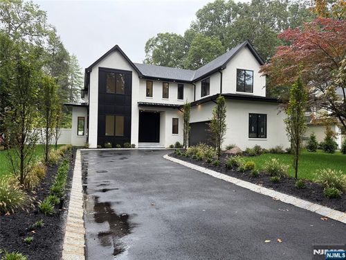 84 Depeyster Ave, Tenafly, NJ, 07670-2233 | Card Image