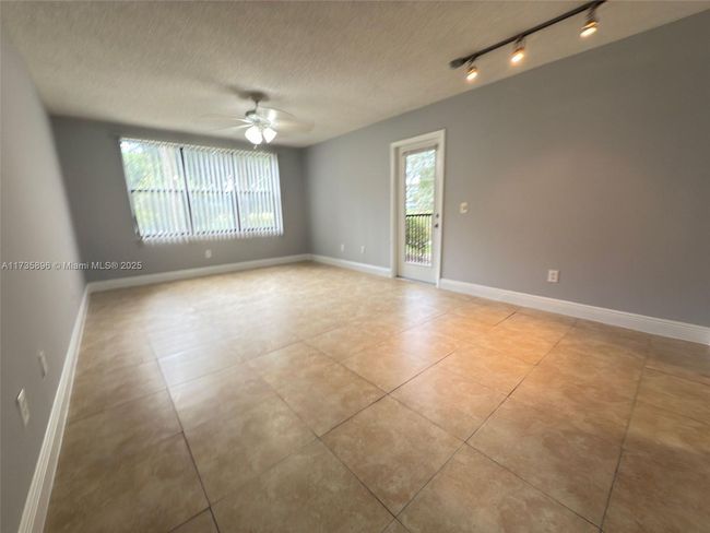 APT-11 - 4521 W Mcnab Rd, Condo with 2 bedrooms, 2 bathrooms and null parking in Pompano Beach FL | Image 5