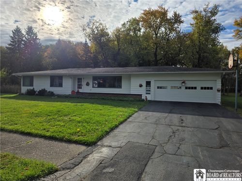 9 Carol Ave, Fredonia, NY, 14063-1207 | Card Image