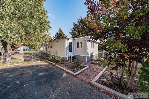 2254 N Pinewood Dr, Idaho Falls, ID, 83401-1789 | Card Image