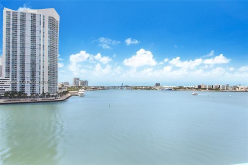 712-888 Brickell Key Dr, Miami, FL, 33131-2663 | Card Image