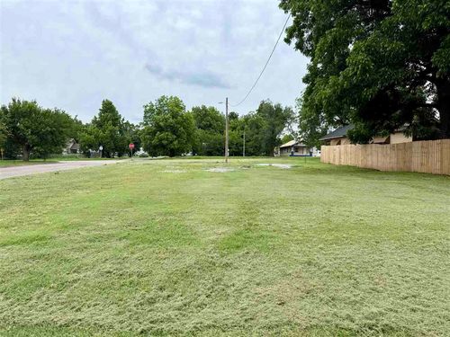 1126 Fir St, Perry, OK, 73077-5055 | Card Image