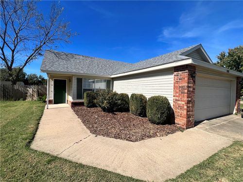 1102 Tunbridge Dr, Bentonville, AR, 72712-3507 | Card Image