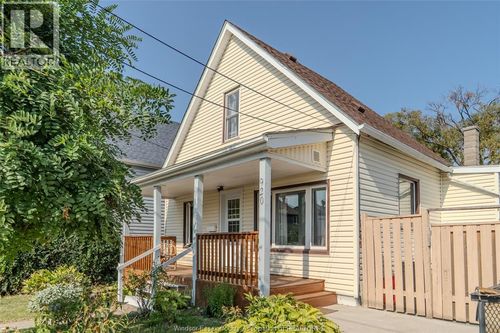 {{alt}} | Card Image