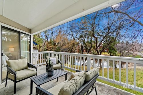 996 E Riverpark Ln, Boise, ID, 83706-4098 | Card Image
