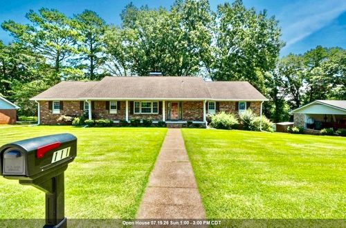 111 Chestnut Ln, Sheffield, AL, 35660-6801 | Card Image