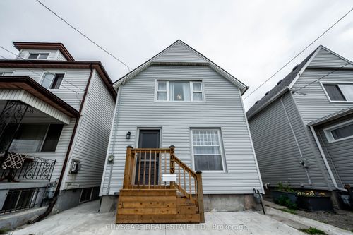 5073 Kitchener St, Niagara Falls, ON, L2G1B1 | Card Image