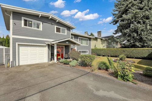 10941 152 St, Surrey, BC, V3R4H5 | Card Image