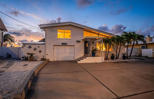16137 4th St E, REDINGTON BEACH, FL, 33708-1613 | Card Image