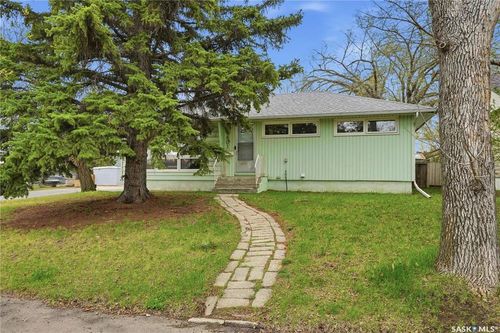2601 Pasqua St, Regina, SK, S4S0M4 | Card Image