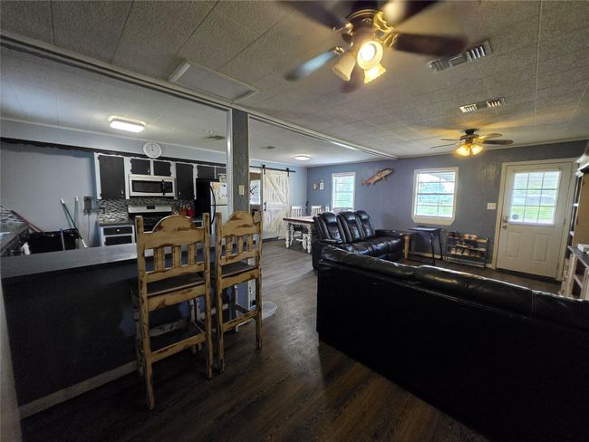 610 E Division St, House other with 3 bedrooms, 2 bathrooms and 3 parking in Edna TX | Image 21