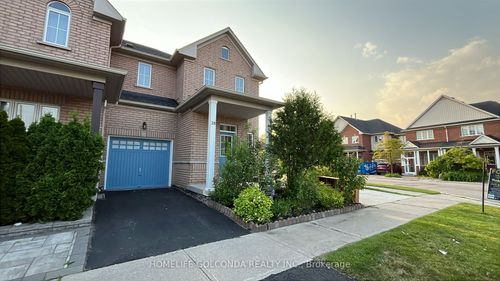 28 Barnwood Dr, Richmond Hill, ON, L4E5A3 | Card Image