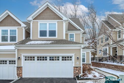 32-32 Hunting Ridge Ln, Bethel, CT, 06801-8000 | Card Image