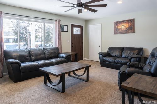 4701 Clintonville Rd, Clarkston, MI, 48346-4205 | Card Image