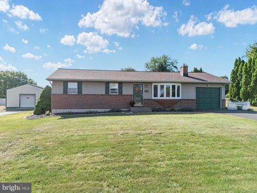 608 Old Topton Rd, Mertztown, PA, 19539-8762 | Card Image