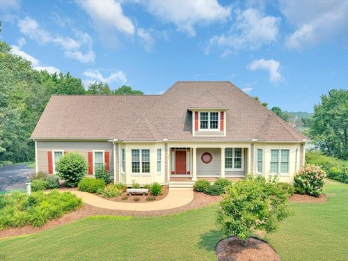 11 Miscoe Rd, Mendon, MA, 01756-1010 | Card Image