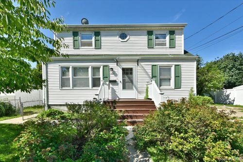 265 S Delaware Ave, Lindenhurst, NY, 11757-5130 | Card Image