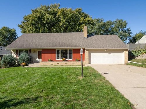 33 Hilltop Ln, Saint Paul, MN, 55116-2749 | Card Image