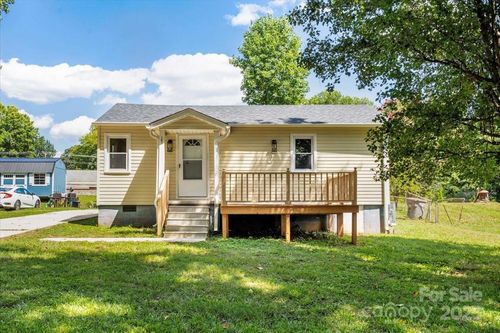 103 Crescent St, Kannapolis, NC, 28081-7107 | Card Image