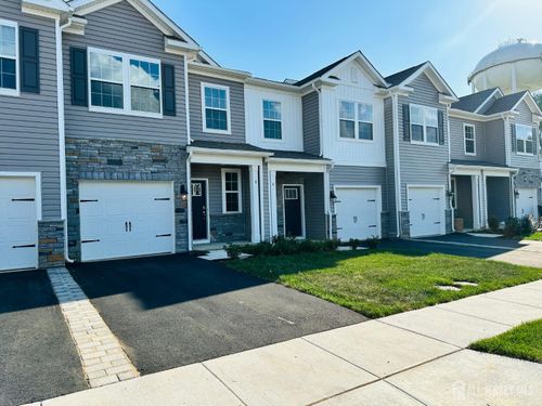 8 Elenor Ln, WESTAMPTON, NJ, 08060-5427 | Card Image