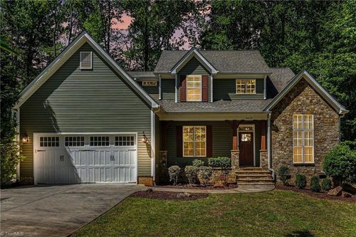 4433 Brookwood Rd, Charlotte, NC, 28215-8756 | Card Image