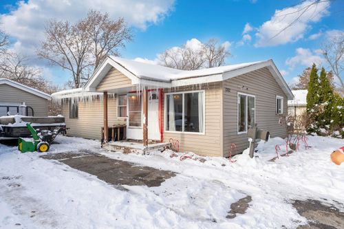 1262 Navajo Dr, Carpentersville, IL, 60110-1308 | Card Image