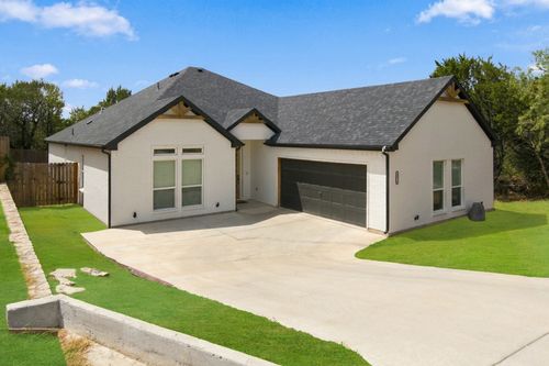 4822 Wichita St, Granbury, TX, 76048-6404 | Card Image