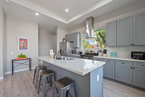 2113 Knollwood St, Kemah, TX, 77565-2113 | Card Image