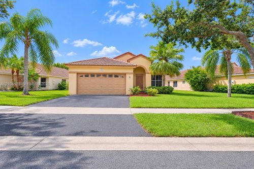 0-825 Falling Water Rd, Weston, FL, 33326-3556 | Card Image