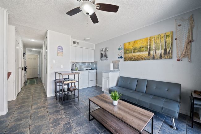 Kitchen / Living area | Image 9