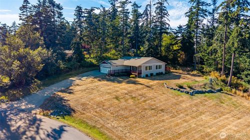 1415 Highland Dr, Oak Harbor, WA, 98277-8003 | Card Image