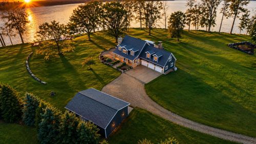 1291 Queensway Dr, Weidman, MI, 48893-9356 | Card Image