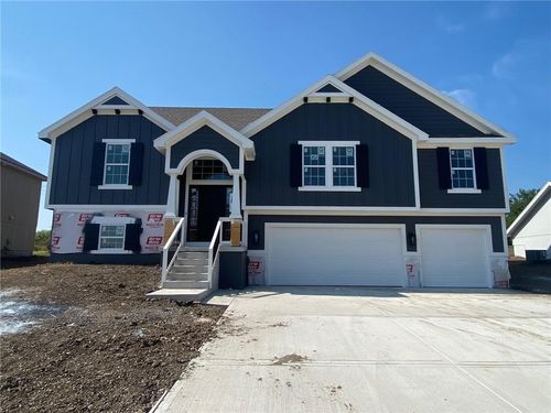 5911 Ne 118th St, Kansas City, MO, 64156-5704 | Card Image