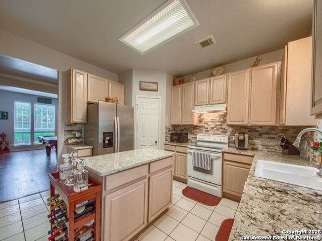 6502 Jade Trl, House other with 4 bedrooms, 3 bathrooms and null parking in San Antonio TX | Image 17