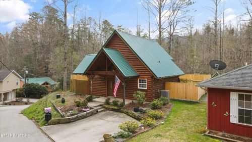 647 Morning Mist Way, Gatlinburg, TN, 37738 | Card Image