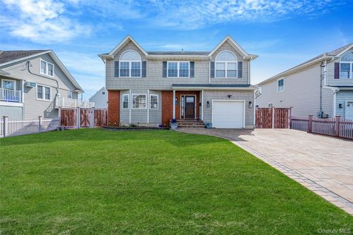 149 S Bay Ave, Freeport, NY, 11520-5439 | Card Image