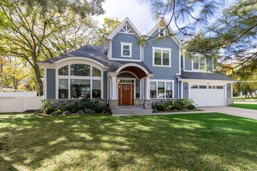 2131 Parkview Ct, Wilmette, IL, 60091-3120 | Card Image