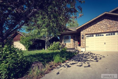525 Booshway St, Driggs, ID, 83422-5066 | Card Image