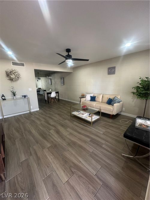 5-575 S Royal Crest Circle, Las Vegas, NV, 89169 | Card Image