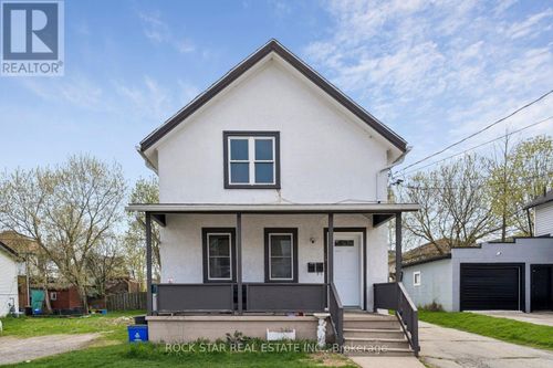 upper-26 Albina Street, Welland (Broadway), ON, L3C1P3 | Card Image