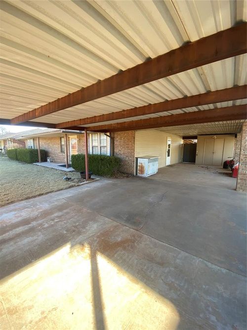612 N Vernon Ave, Hinton, OK, 73047-9187 | Card Image