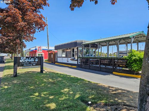 260 N 3rd St, Harrisburg, OR, 97446-9664 | Card Image