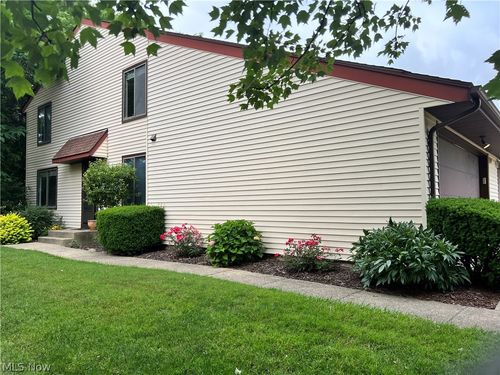 32623 Jefferson Dr, Solon, OH, 44139-4822 | Card Image