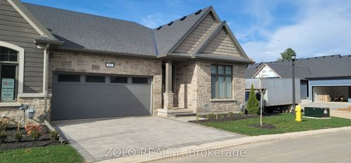 82-154 Port Robinson Rd, Fonthill, ON, L0S1E6 | Card Image