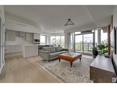 401 - 10035 Saskatchewan Dr Nw, Condo with 2 bedrooms, 3 bathrooms and 2 parking in Edmonton AB | Image 1